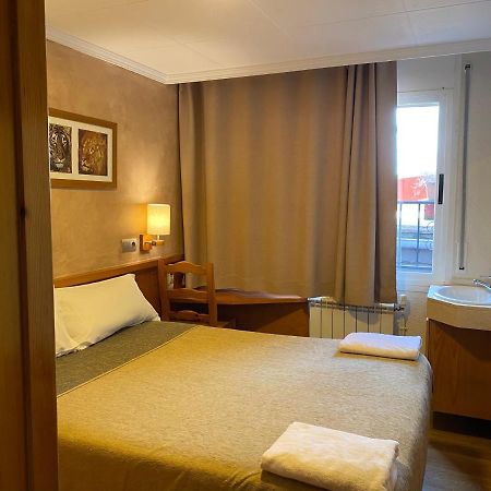 Hostal Galicia Cardedeu Bagian luar foto