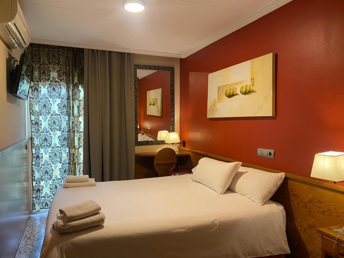 Hostal Galicia Cardedeu Bagian luar foto